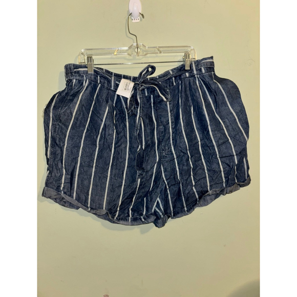Universal Thread Pants - Women's Universal Thread Blue White Stripe High Waist Shorts XXL, NWT